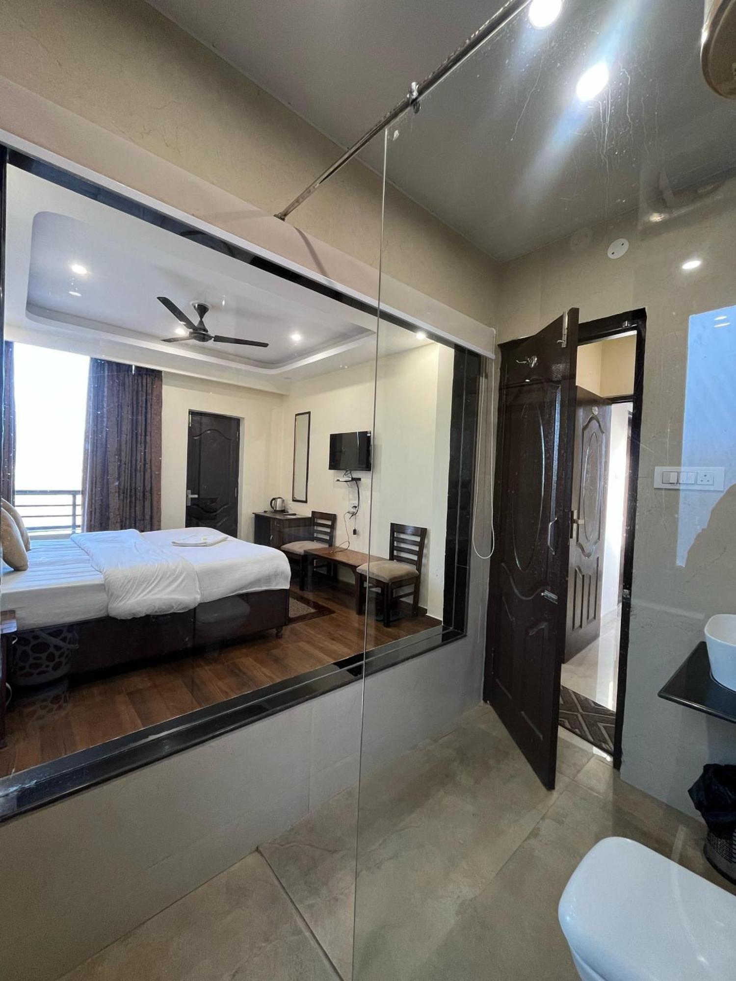 Bed and Breakfast Ambrosia Grand Shimla Zewnętrze zdjęcie